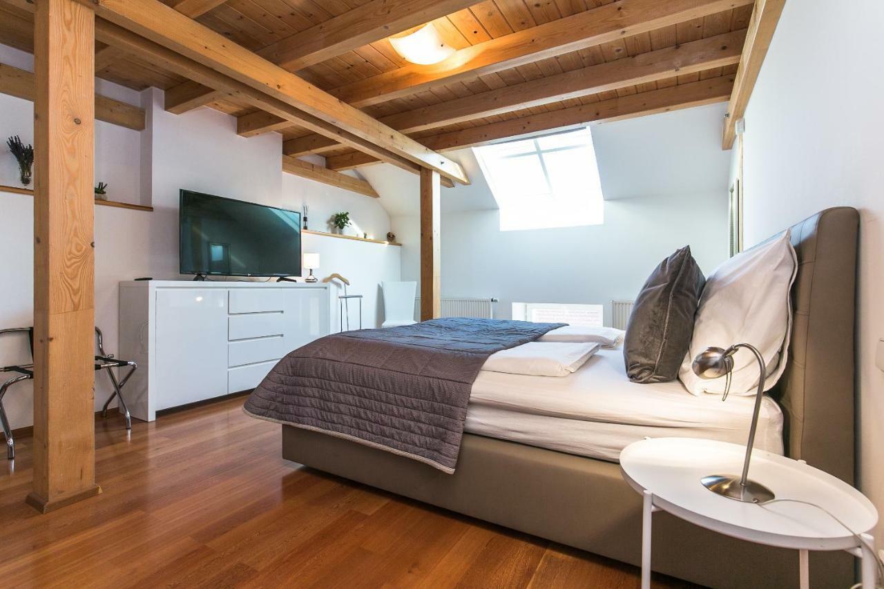 Attic By Wenceslas Square Daire *
